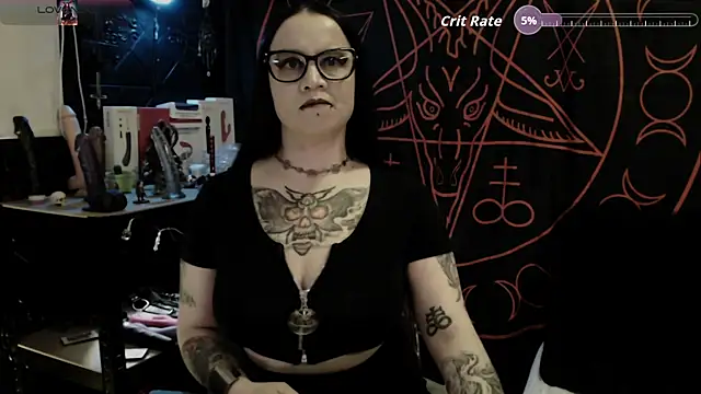 Evil Queen 666 online show from April 28, 2026, 5:34 am