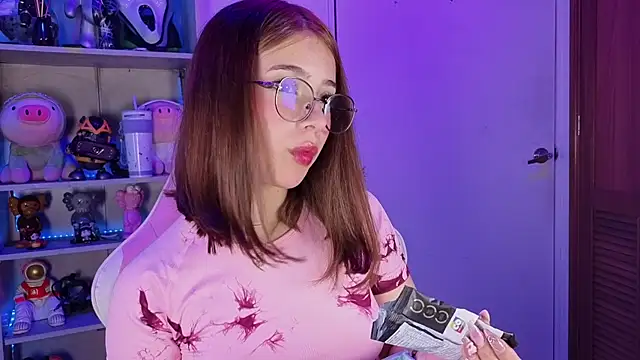 EmilyMiller  online show from November 14, 2025, 5:05 pm