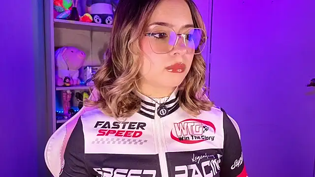 EmilyMiller  online show from May 27, 2026, 2:57 pm