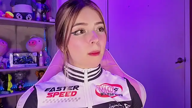 EmilyMiller  online show from March 18, 2026, 4:19 pm