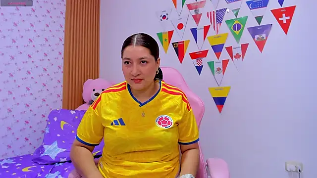 Soyqueen online show from June 18, 2026, 4:11 am