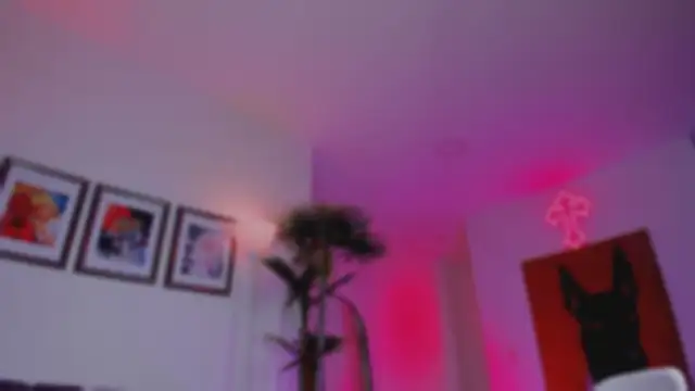 Taylor  foxxx online show from October 30, 2025, 5:06 am