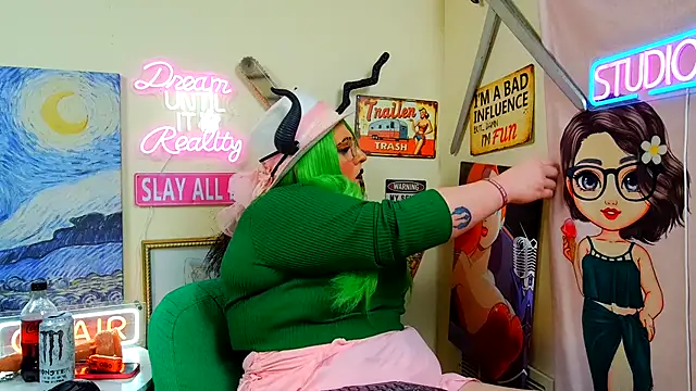 Blakelytgirl online show from April 15, 2026, 9:26 am