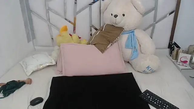 celestesouzalatin online show from June 21, 2026, 2:17 am