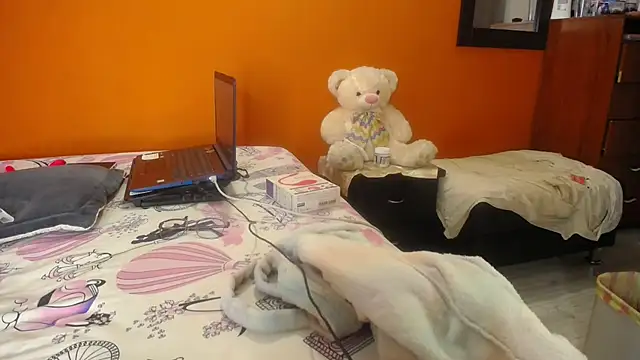 Snapshot of raniafantasianal chatting on December 3, 2024, 9:06 pm raniafantasianal online show from December 3, 2024, 9:06 pm