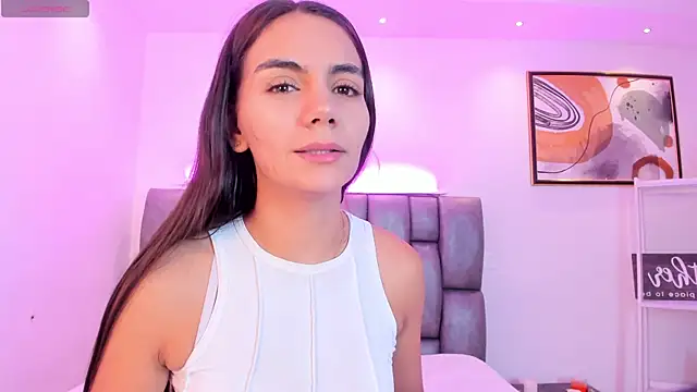 martina mancini online show from November 6, 2025, 12:53 pm