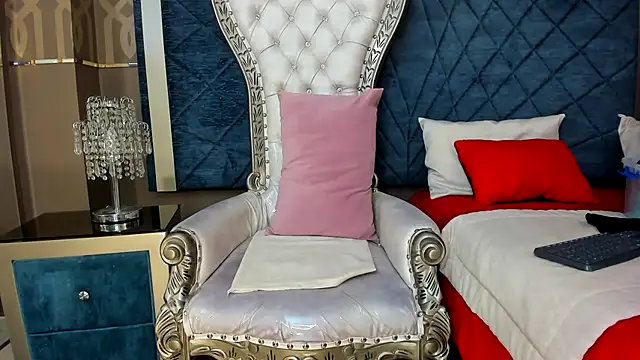 Snapshot of Janna_Rousse_ chatting on October 17, 2025, 11:56 am Janna Rousse online show from October 17, 2025, 11:56 am