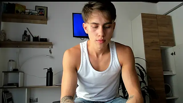 Snapshot of manucute_23_ chatting on March 28, 2026, 3:35 pm manucute 23 online show from March 28, 2026, 3:35 pm