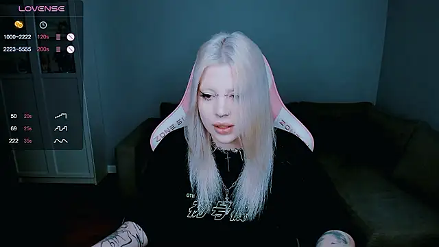   leslie   online show from December 3, 2024, 1:06 pm