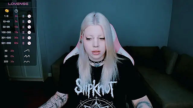   leslie   online show from December 5, 2024, 10:17 am