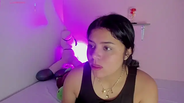 Oriana Guzman online show from November 11, 2025, 11:20 pm