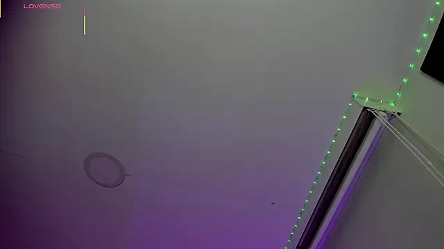 Snapshot of Oriana_Guzman chatting on February 18, 2026, 12:19 am Oriana Guzman online show from February 18, 2026, 12:19 am