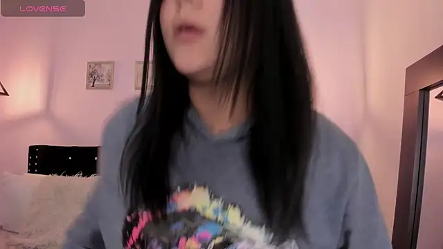 Oriana Guzman online show from October 10, 2025, 11:27 pm