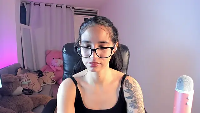 i babbyyyy online show from March 18, 2025, 4:51 am