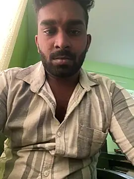 Snapshot of Handsomehunk_4U chatting on January 22, 2025, 9:57 am Handsomehunk 4U online show from January 22, 2025, 9:57 am