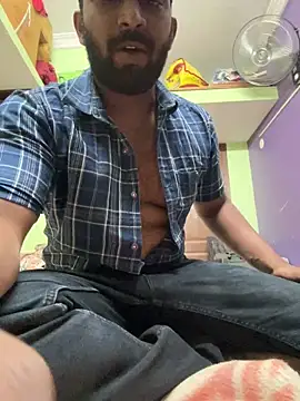 Snapshot of Handsomehunk_4U chatting on February 5, 2025, 1:33 pm Handsomehunk 4U online show from February 5, 2025, 1:33 pm