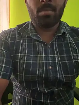 Snapshot of Handsomehunk_4U chatting on February 5, 2025, 10:08 am Handsomehunk 4U online show from February 5, 2025, 10:08 am