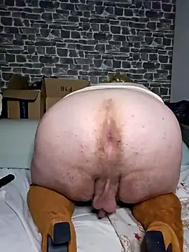 MoniqueBader22 online show from December 19, 2024, 10:00 pm