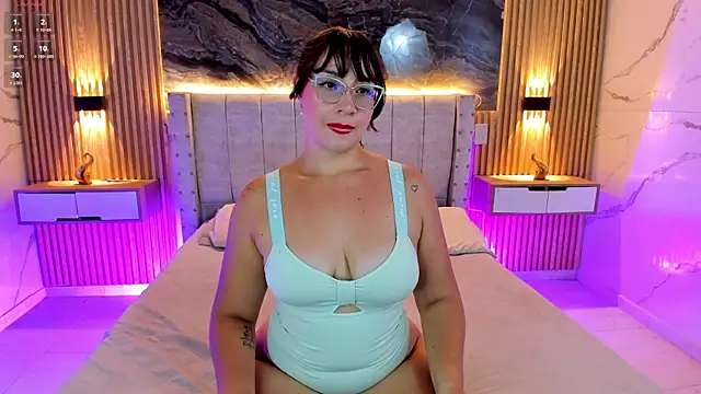 andreina26  online show from May 11, 2026, 10:18 pm