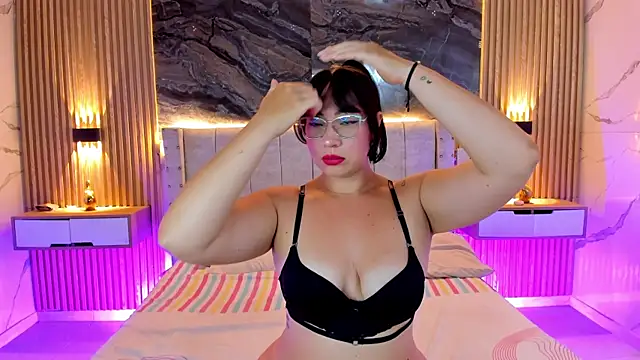 andreina26  online show from May 26, 2026, 9:24 pm