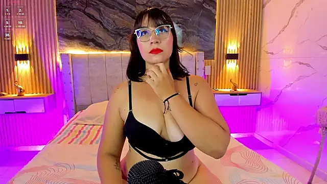 andreina26  online show from June 1, 2026, 9:36 pm