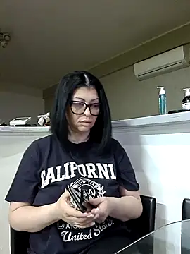 Milf Abigail online show from April 1, 2026, 2:02 am