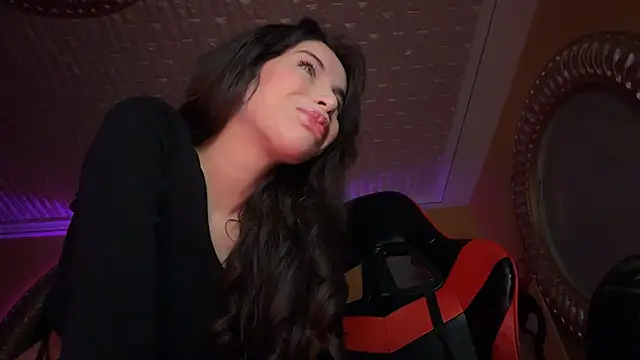 Snapshot of ORLA86 chatting on February 12, 2025, 7:56 pm ORLA86 online show from February 12, 2025, 7:56 pm