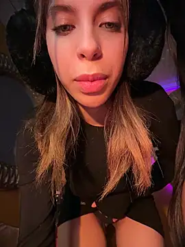 Snapshot of ORLA86 chatting on November 16, 2025, 10:20 am ORLA86 online show from November 16, 2025, 10:20 am