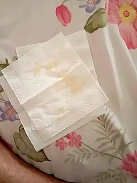 Snapshot of medo141414 chatting on November 11, 2025, 8:20 am medo141414 online show from November 11, 2025, 8:20 am