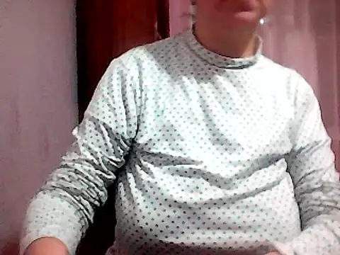 Snapshot of AnaXBerry chatting on February 21, 2025, 6:04 pm AnaXBerry online show from February 21, 2025, 6:04 pm