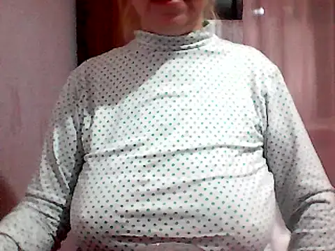 Snapshot of AnaXBerry chatting on March 3, 2025, 5:41 pm AnaXBerry online show from March 3, 2025, 5:41 pm