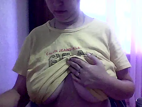 Snapshot of AnaXBerry chatting on September 27, 2025, 7:03 am AnaXBerry online show from September 27, 2025, 7:03 am
