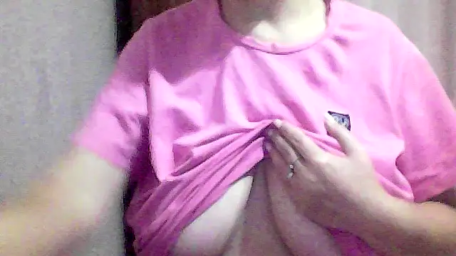 Snapshot of AnaXBerry chatting on October 11, 2025, 6:09 pm AnaXBerry online show from October 11, 2025, 6:09 pm