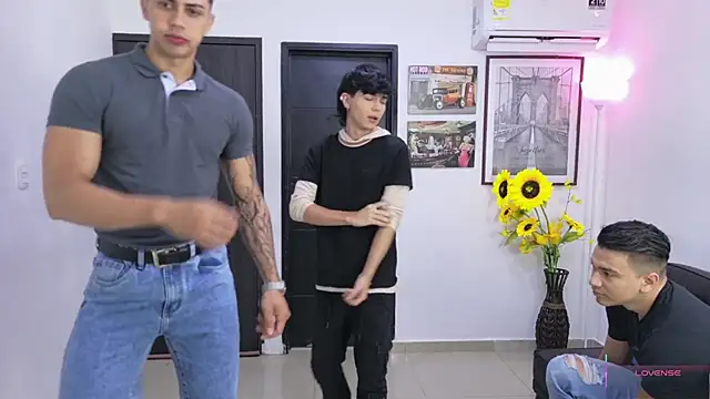 badguyss bisex online show from April 11, 2026, 11:14 am