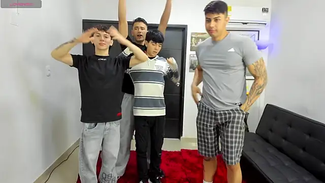 Snapshot of badguyss_bisex chatting on February 7, 2026, 11:29 am badguyss bisex online show from February 7, 2026, 11:29 am