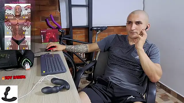 Snapshot of Marck_Muscle chatting on April 7, 2026, 12:12 am Marck Muscle online show from April 7, 2026, 12:12 am