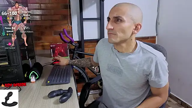 Snapshot of Marck_Muscle chatting on April 3, 2026, 3:46 am Marck Muscle online show from April 3, 2026, 3:46 am