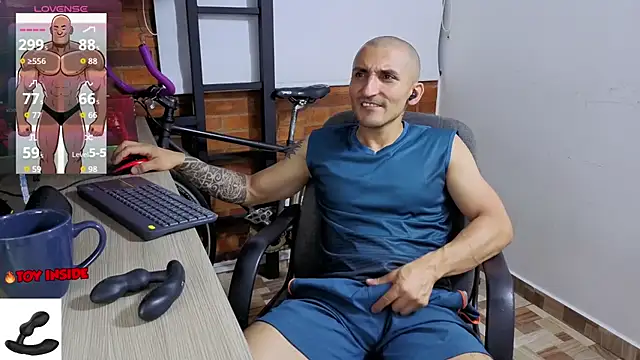 Snapshot of Marck_Muscle chatting on April 14, 2026, 11:43 pm Marck Muscle online show from April 14, 2026, 11:43 pm