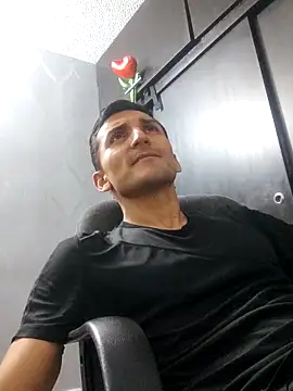 Snapshot of Marck_Muscle chatting on February 28, 2025, 12:43 am Marck Muscle online show from February 28, 2025, 12:43 am