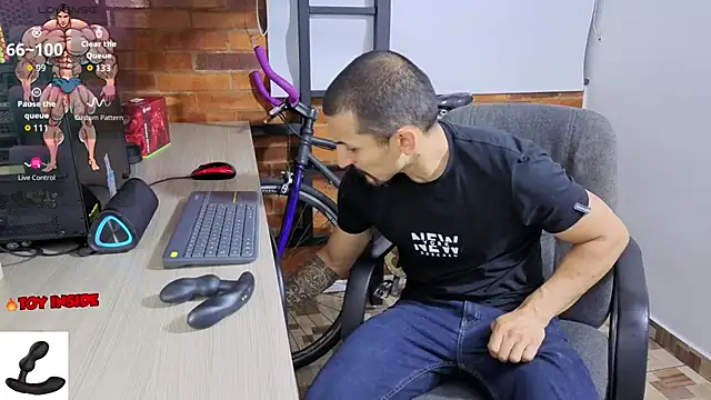 Snapshot of Marck_Muscle chatting on March 9, 2026, 2:59 am Marck Muscle online show from March 9, 2026, 2:59 am