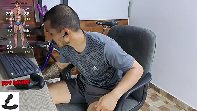 Snapshot of Marck_Muscle chatting on September 13, 2025, 1:38 am Marck Muscle online show from September 13, 2025, 1:38 am