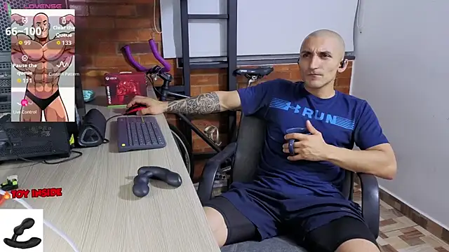 Snapshot of Marck_Muscle chatting on April 9, 2026, 12:45 am Marck Muscle online show from April 9, 2026, 12:45 am