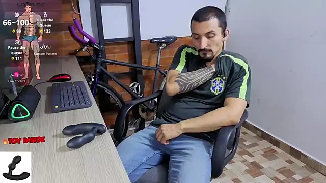 Snapshot of Marck_Muscle chatting on March 21, 2026, 2:24 am Marck Muscle online show from March 21, 2026, 2:24 am