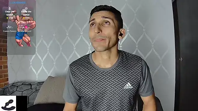 Snapshot of Marck_Muscle chatting on February 14, 2025, 2:18 am Marck Muscle online show from February 14, 2025, 2:18 am