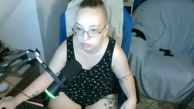 Isabella Geney online show from June 30, 2026, 4:18 pm
