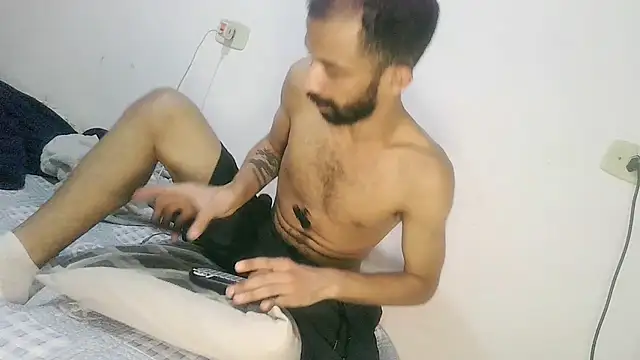 Snapshot of UncutToyBoy23cm chatting on September 9, 2025, 7:40 am UncutToyBoy23cm online show from September 9, 2025, 7:40 am