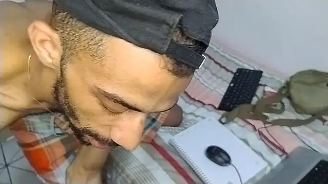 Snapshot of UncutToyBoy23cm chatting on March 17, 2025, 11:13 pm UncutToyBoy23cm online show from March 17, 2025, 11:13 pm