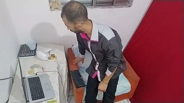 Snapshot of UncutToyBoy23cm chatting on March 23, 2025, 5:00 am UncutToyBoy23cm online show from March 23, 2025, 5:00 am