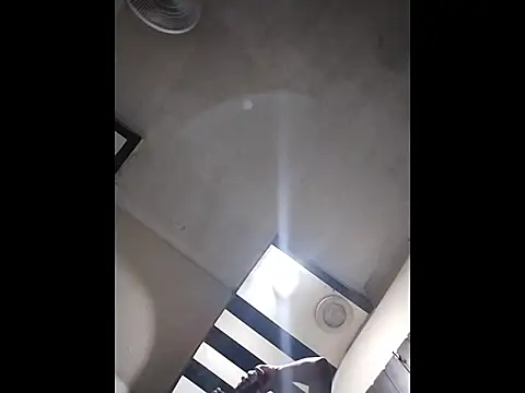 UncutToyBoy23cm online show from December 20, 2025, 9:28 pm