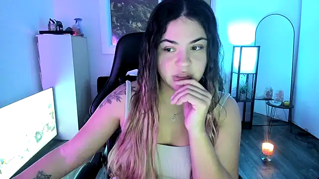 MelSaunders online show from November 28, 2025, 4:12 am